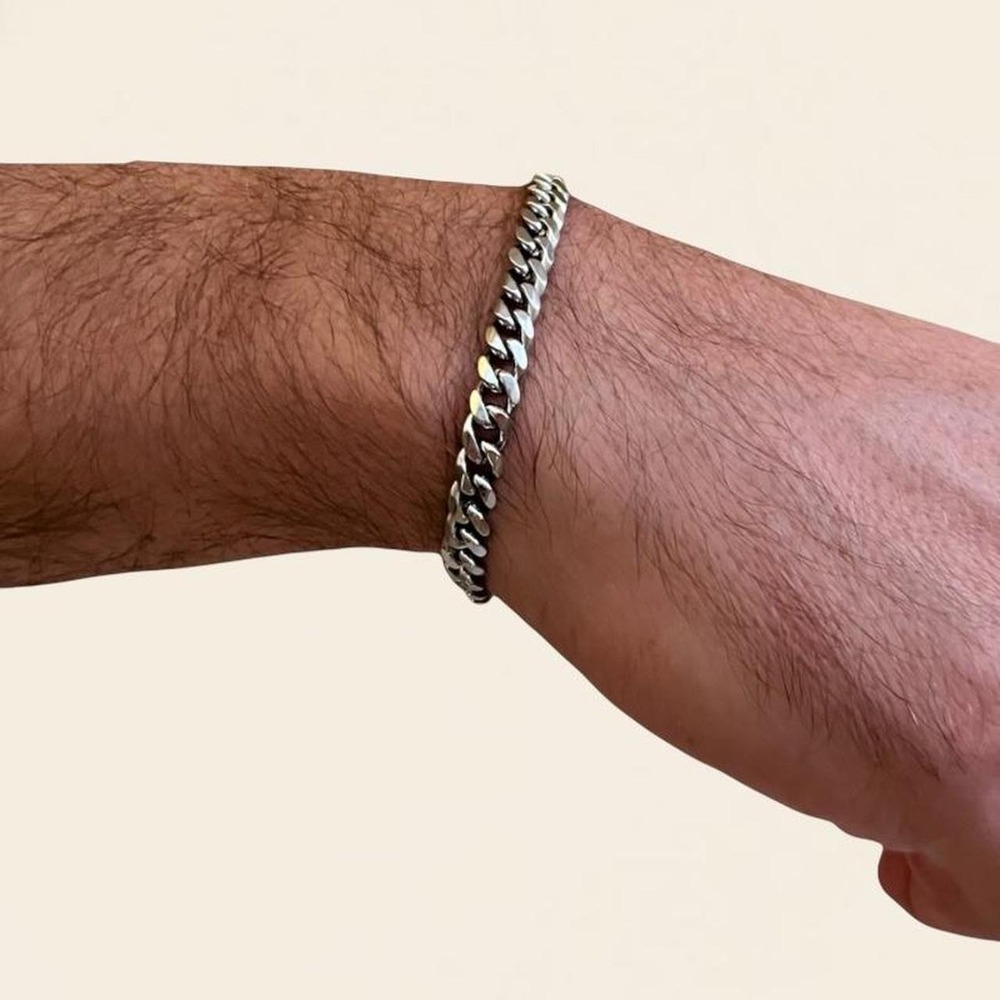 Amazing Unisex Cuban Style Chain Bracelet - 7 mm thickness and 8.26 inch length